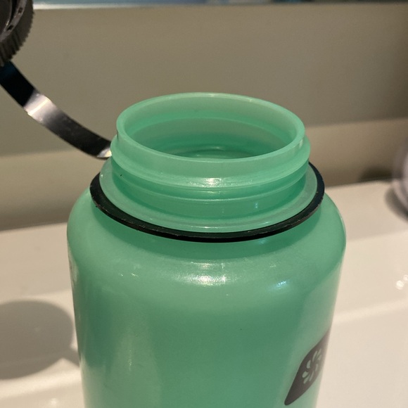 Nalgene Glow in the dark water bottle - Picture 6 of 6